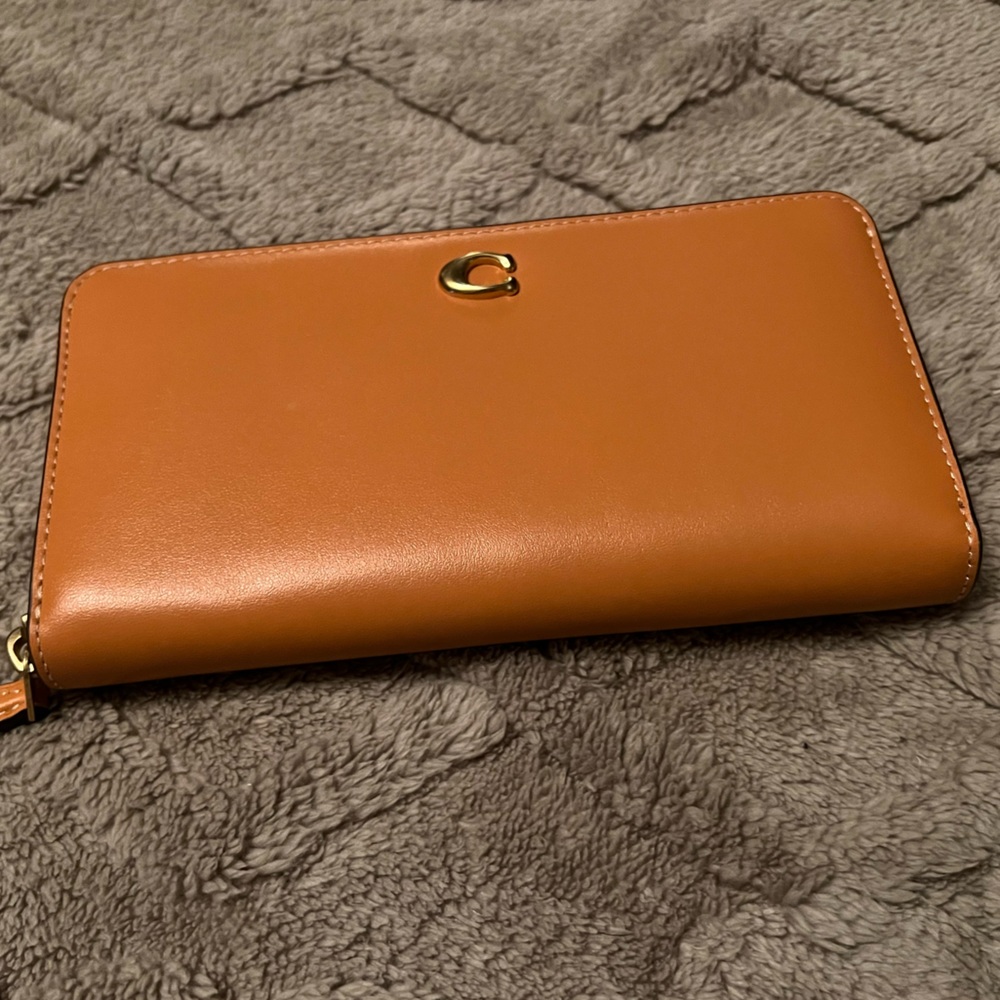 Coach accordion zip wallet